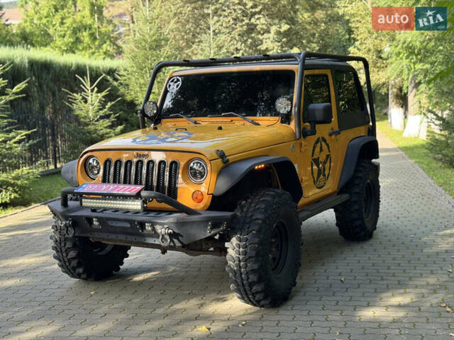 Желтый Джип Вранглер, объемом двигателя 3.6 л и пробегом 170 тыс. км за 23000 $, фото 2 на Automoto.ua