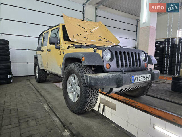 Желтый Джип Вранглер, объемом двигателя 3.6 л и пробегом 150 тыс. км за 18999 $, фото 7 на Automoto.ua