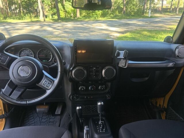 Жовтий Джип Wrangler, об'ємом двигуна 3.6 л та пробігом 157 тис. км за 23000 $, фото 5 на Automoto.ua
