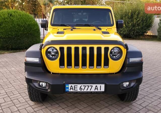 Жовтий Джип Wrangler, об'ємом двигуна 2 л та пробігом 10 тис. км за 60000 $, фото 4 на Automoto.ua