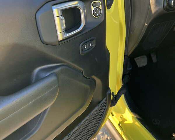Жовтий Джип Wrangler, об'ємом двигуна 3 л та пробігом 22 тис. км за 53000 $, фото 16 на Automoto.ua