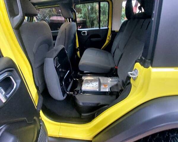 Жовтий Джип Wrangler, об'ємом двигуна 2 л та пробігом 2 тис. км за 60000 $, фото 30 на Automoto.ua