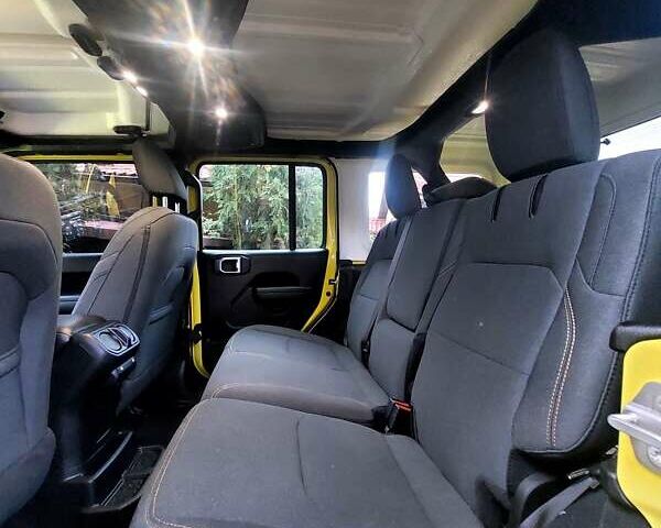 Жовтий Джип Wrangler, об'ємом двигуна 2 л та пробігом 4 тис. км за 50000 $, фото 25 на Automoto.ua