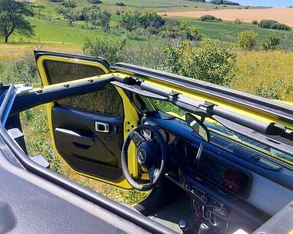 Жовтий Джип Wrangler, об'ємом двигуна 2 л та пробігом 4 тис. км за 50000 $, фото 13 на Automoto.ua