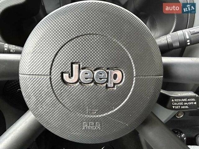 Сірий Джип Wrangler, об'ємом двигуна 3.8 л та пробігом 155 тис. км за 23900 $, фото 71 на Automoto.ua