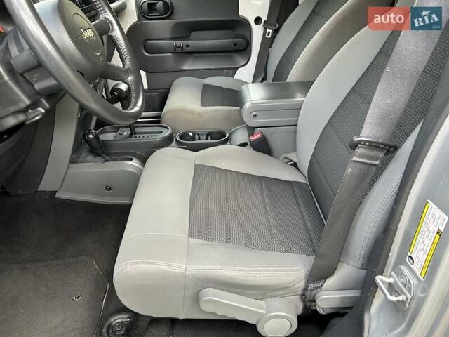 Сірий Джип Wrangler, об'ємом двигуна 3.8 л та пробігом 155 тис. км за 23900 $, фото 42 на Automoto.ua