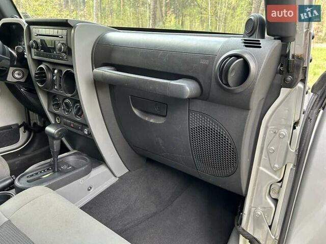 Сірий Джип Wrangler, об'ємом двигуна 3.8 л та пробігом 155 тис. км за 23900 $, фото 55 на Automoto.ua