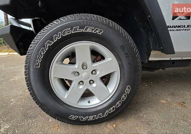 Сірий Джип Wrangler, об'ємом двигуна 3.8 л та пробігом 155 тис. км за 23900 $, фото 8 на Automoto.ua