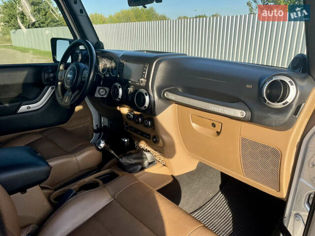 Сірий Джип Wrangler, об'ємом двигуна 3.6 л та пробігом 180 тис. км за 22000 $, фото 7 на Automoto.ua