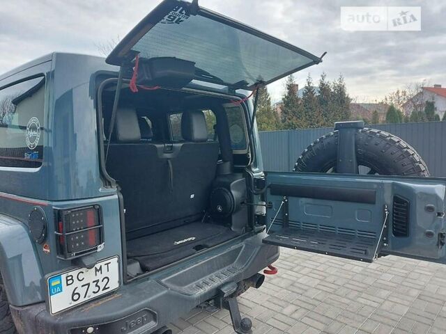 Сірий Джип Wrangler, об'ємом двигуна 3.6 л та пробігом 71 тис. км за 33000 $, фото 7 на Automoto.ua