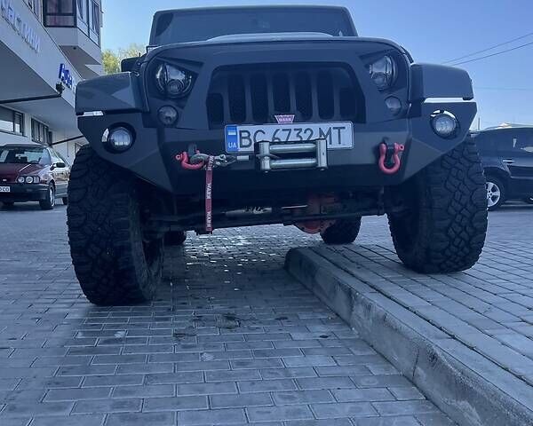 Сірий Джип Wrangler, об'ємом двигуна 3.6 л та пробігом 71 тис. км за 33000 $, фото 4 на Automoto.ua