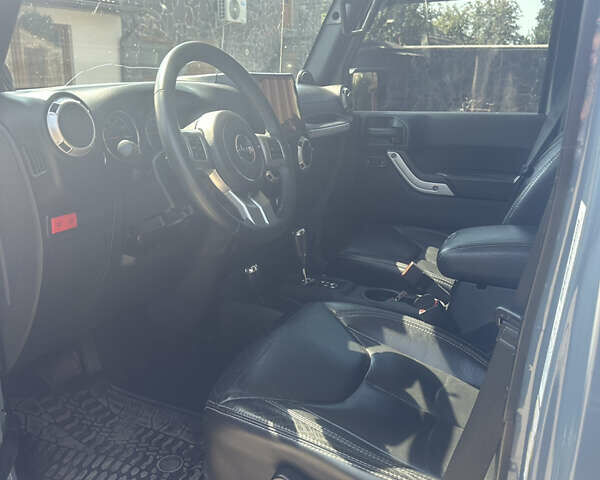 Сірий Джип Wrangler, об'ємом двигуна 3.6 л та пробігом 50 тис. км за 57000 $, фото 8 на Automoto.ua