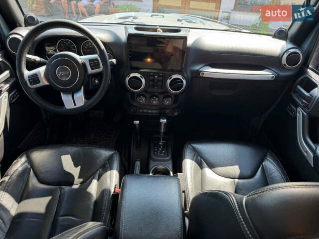 Сірий Джип Wrangler, об'ємом двигуна 3.6 л та пробігом 50 тис. км за 57000 $, фото 9 на Automoto.ua