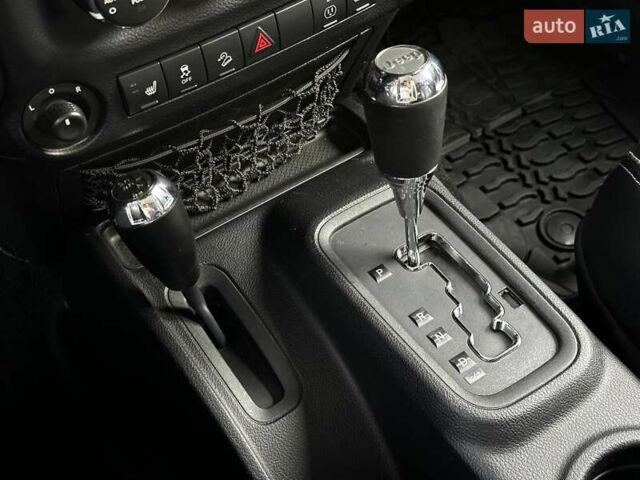 Серый Джип Вранглер, объемом двигателя 3.6 л и пробегом 156 тыс. км за 27700 $, фото 14 на Automoto.ua