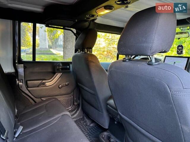Сірий Джип Wrangler, об'ємом двигуна 3.6 л та пробігом 128 тис. км за 25640 $, фото 26 на Automoto.ua