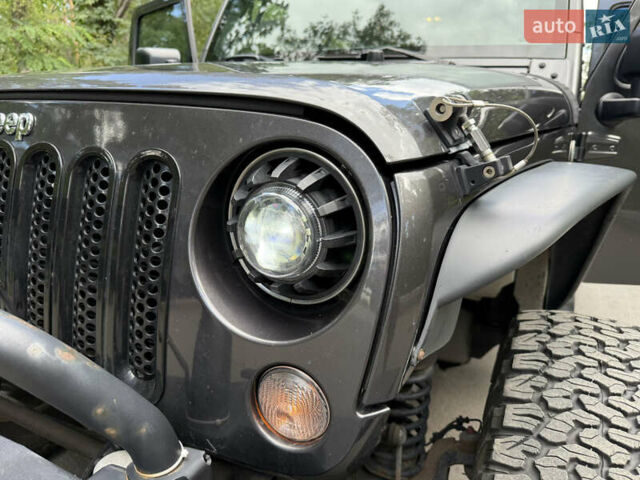 Серый Джип Вранглер, объемом двигателя 3.6 л и пробегом 129 тыс. км за 23000 $, фото 4 на Automoto.ua