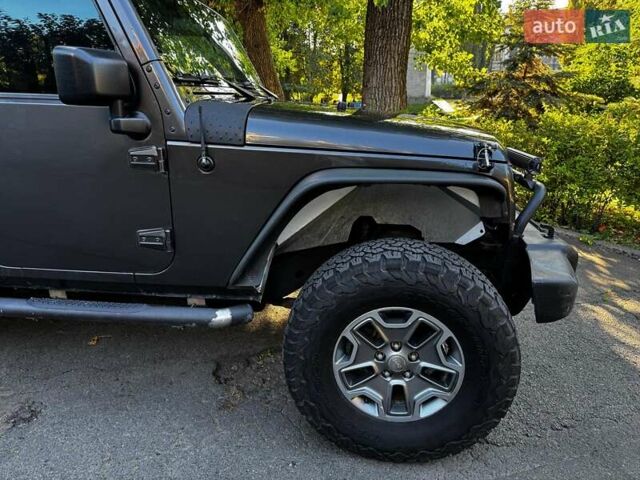 Сірий Джип Wrangler, об'ємом двигуна 3.6 л та пробігом 128 тис. км за 25640 $, фото 5 на Automoto.ua