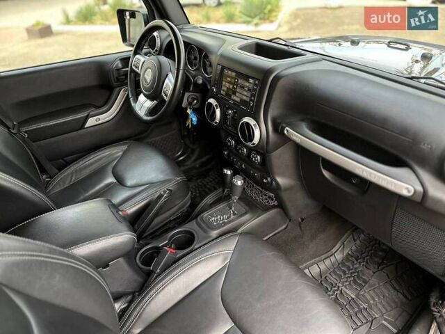 Серый Джип Вранглер, объемом двигателя 3.6 л и пробегом 156 тыс. км за 27700 $, фото 8 на Automoto.ua