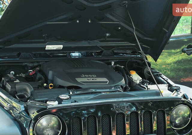 Сірий Джип Wrangler, об'ємом двигуна 3.6 л та пробігом 35 тис. км за 25500 $, фото 3 на Automoto.ua