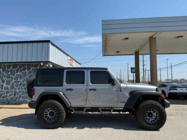 Джип Вранглер 2018 в Львове на Automoto.ua Серый Джип Вранглер, объемом двигателя 3.6 л и пробегом 97 тыс. км за 8500 $, фото 5 на Automoto.ua