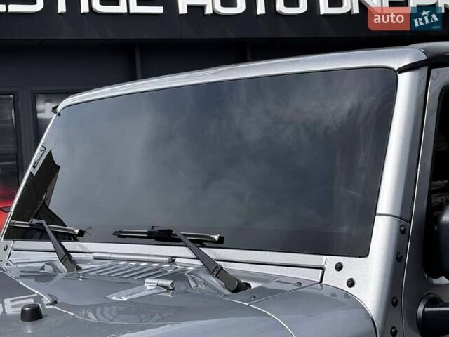 Сірий Джип Wrangler, об'ємом двигуна 3.6 л та пробігом 140 тис. км за 29999 $, фото 6 на Automoto.ua