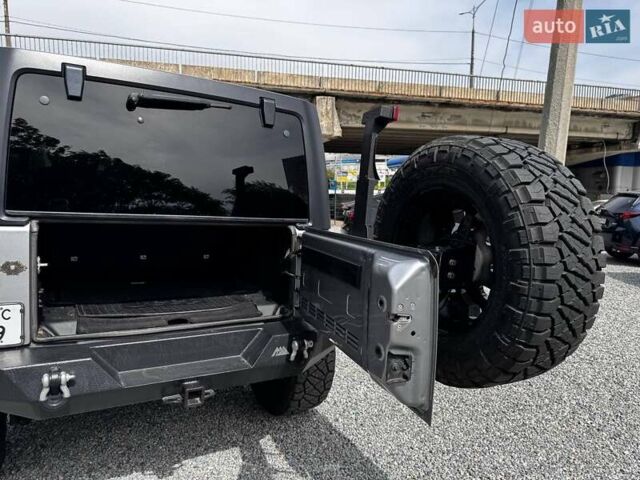 Сірий Джип Wrangler, об'ємом двигуна 3.6 л та пробігом 140 тис. км за 29999 $, фото 30 на Automoto.ua