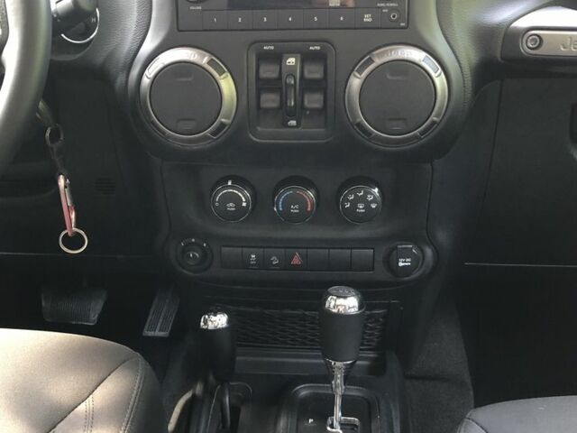 Сірий Джип Wrangler, об'ємом двигуна 3.6 л та пробігом 52 тис. км за 29999 $, фото 6 на Automoto.ua