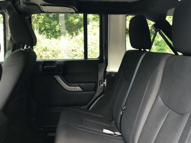 Сірий Джип Wrangler, об'ємом двигуна 3.6 л та пробігом 52 тис. км за 29999 $, фото 3 на Automoto.ua