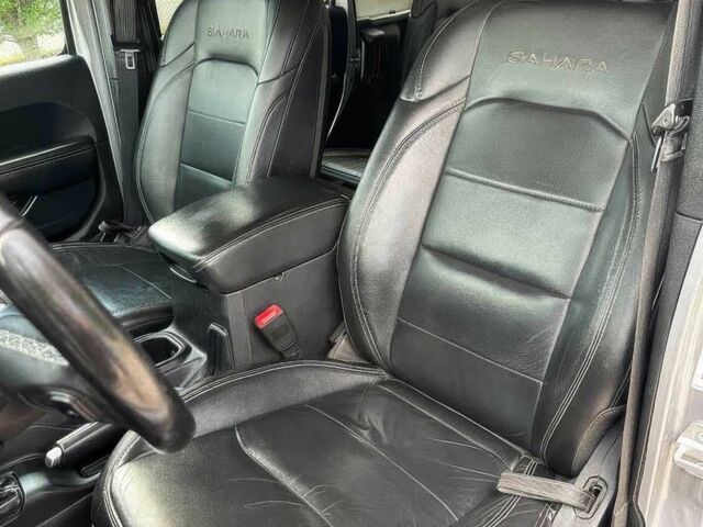 Сірий Джип Wrangler, об'ємом двигуна 3.6 л та пробігом 77 тис. км за 23000 $, фото 6 на Automoto.ua
