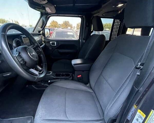 Сірий Джип Wrangler, об'ємом двигуна 3.61 л та пробігом 83 тис. км за 28500 $, фото 6 на Automoto.ua
