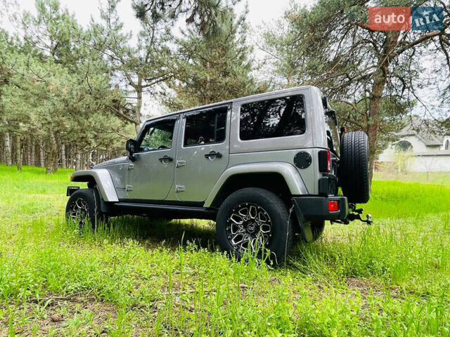 Сірий Джип Wrangler, об'ємом двигуна 3.6 л та пробігом 65 тис. км за 39000 $, фото 26 на Automoto.ua