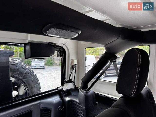 Сірий Джип Wrangler, об'ємом двигуна 3.6 л та пробігом 140 тис. км за 29999 $, фото 27 на Automoto.ua