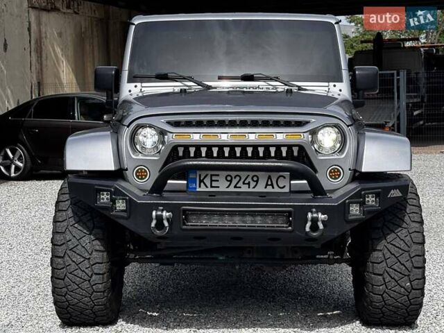 Сірий Джип Wrangler, об'ємом двигуна 3.6 л та пробігом 140 тис. км за 29999 $, фото 2 на Automoto.ua