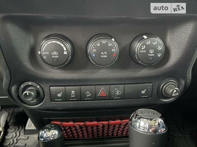 Сірий Джип Wrangler, об'ємом двигуна 2.8 л та пробігом 17 тис. км за 26700 $, фото 19 на Automoto.ua