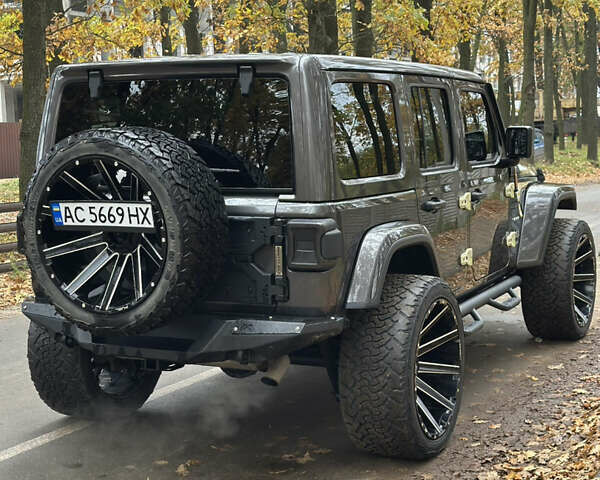 Джип Wrangler 2019 у Софіївська Борщагівка на Automoto.ua Сірий Джип Wrangler, об'ємом двигуна 2 л та пробігом 82 тис. км за 35999 $, фото 6 на Automoto.ua