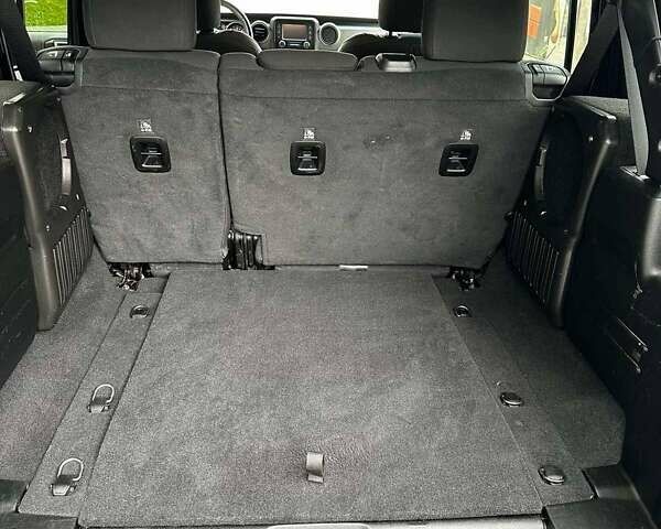 Сірий Джип Wrangler, об'ємом двигуна 2 л та пробігом 28 тис. км за 32000 $, фото 23 на Automoto.ua