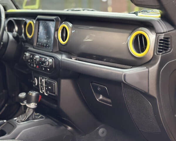 Джип Wrangler 2019 у Софіївська Борщагівка на Automoto.ua Сірий Джип Wrangler, об'ємом двигуна 2 л та пробігом 82 тис. км за 35999 $, фото 28 на Automoto.ua