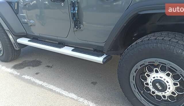 Серый Джип Вранглер, объемом двигателя 2 л и пробегом 89 тыс. км за 33000 $, фото 2 на Automoto.ua