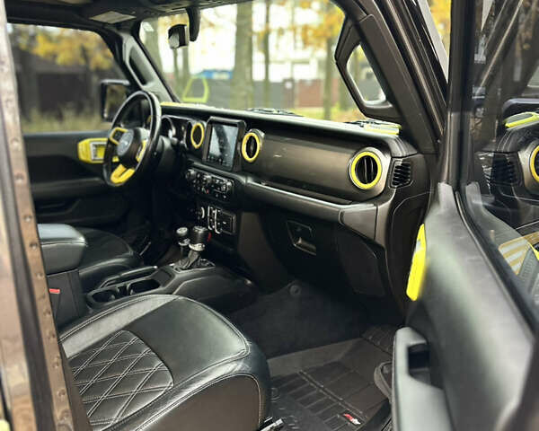 Джип Wrangler 2019 у Софіївська Борщагівка на Automoto.ua Сірий Джип Wrangler, об'ємом двигуна 2 л та пробігом 82 тис. км за 35999 $, фото 27 на Automoto.ua
