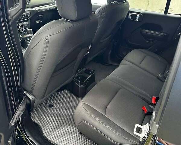Сірий Джип Wrangler, об'ємом двигуна 2 л та пробігом 28 тис. км за 32000 $, фото 17 на Automoto.ua