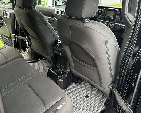 Сірий Джип Wrangler, об'ємом двигуна 2 л та пробігом 28 тис. км за 32000 $, фото 18 на Automoto.ua