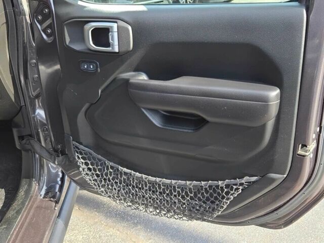 Джип Wrangler 2020 у Житомирі на Automoto.ua Сірий Джип Wrangler, об'ємом двигуна 3.6 л та пробігом 50 тис. км за 41000 $, фото 8 на Automoto.ua