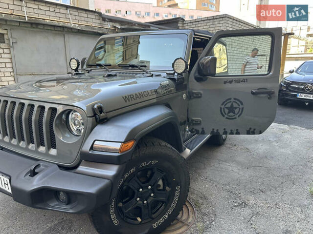 Сірий Джип Wrangler, об'ємом двигуна 3.6 л та пробігом 22 тис. км за 37000 $, фото 2 на Automoto.ua
