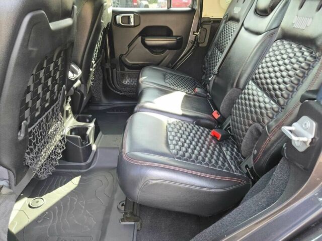 Джип Wrangler 2020 у Житомирі на Automoto.ua Сірий Джип Wrangler, об'ємом двигуна 3.6 л та пробігом 50 тис. км за 41000 $, фото 12 на Automoto.ua