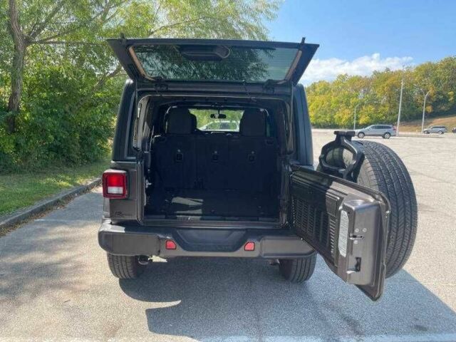 Джип Wrangler 2020 у Львові на Automoto.ua Сірий Джип Wrangler, об'ємом двигуна 3.6 л та пробігом 56 тис. км за 12000 $, фото 8 на Automoto.ua