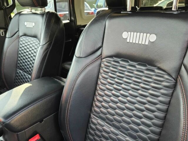 Джип Wrangler 2020 у Житомирі на Automoto.ua Сірий Джип Wrangler, об'ємом двигуна 3.6 л та пробігом 50 тис. км за 41000 $, фото 10 на Automoto.ua