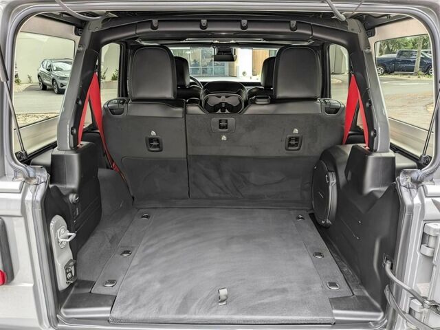 Сірий Джип Wrangler, об'ємом двигуна 2 л та пробігом 42 тис. км за 35200 $, фото 12 на Automoto.ua