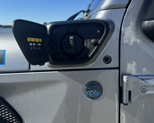Сірий Джип Wrangler, об'ємом двигуна 2 л та пробігом 72 тис. км за 50000 $, фото 56 на Automoto.ua