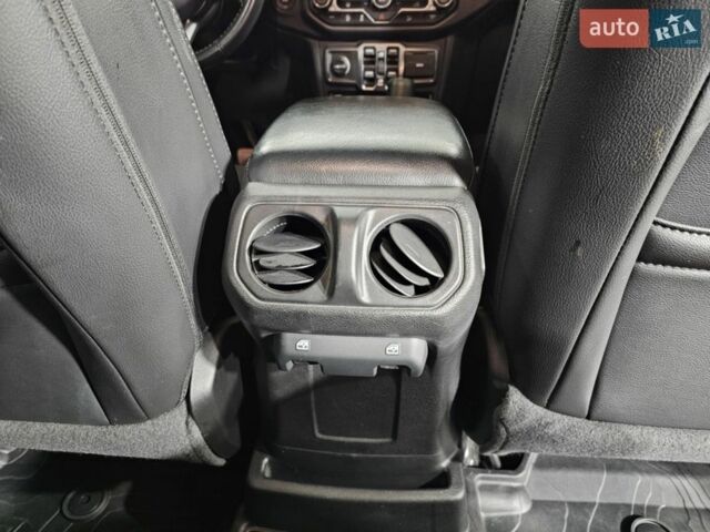 Серый Джип Вранглер, объемом двигателя 3.6 л и пробегом 50 тыс. км за 45000 $, фото 8 на Automoto.ua