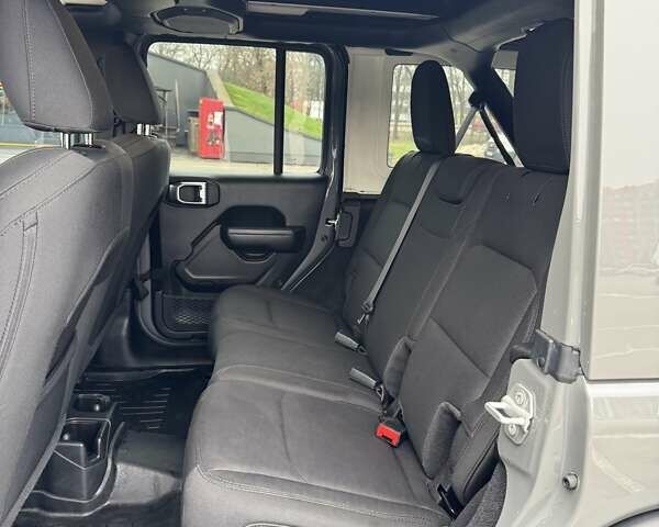 Серый Джип Вранглер, объемом двигателя 3.6 л и пробегом 54 тыс. км за 38500 $, фото 32 на Automoto.ua